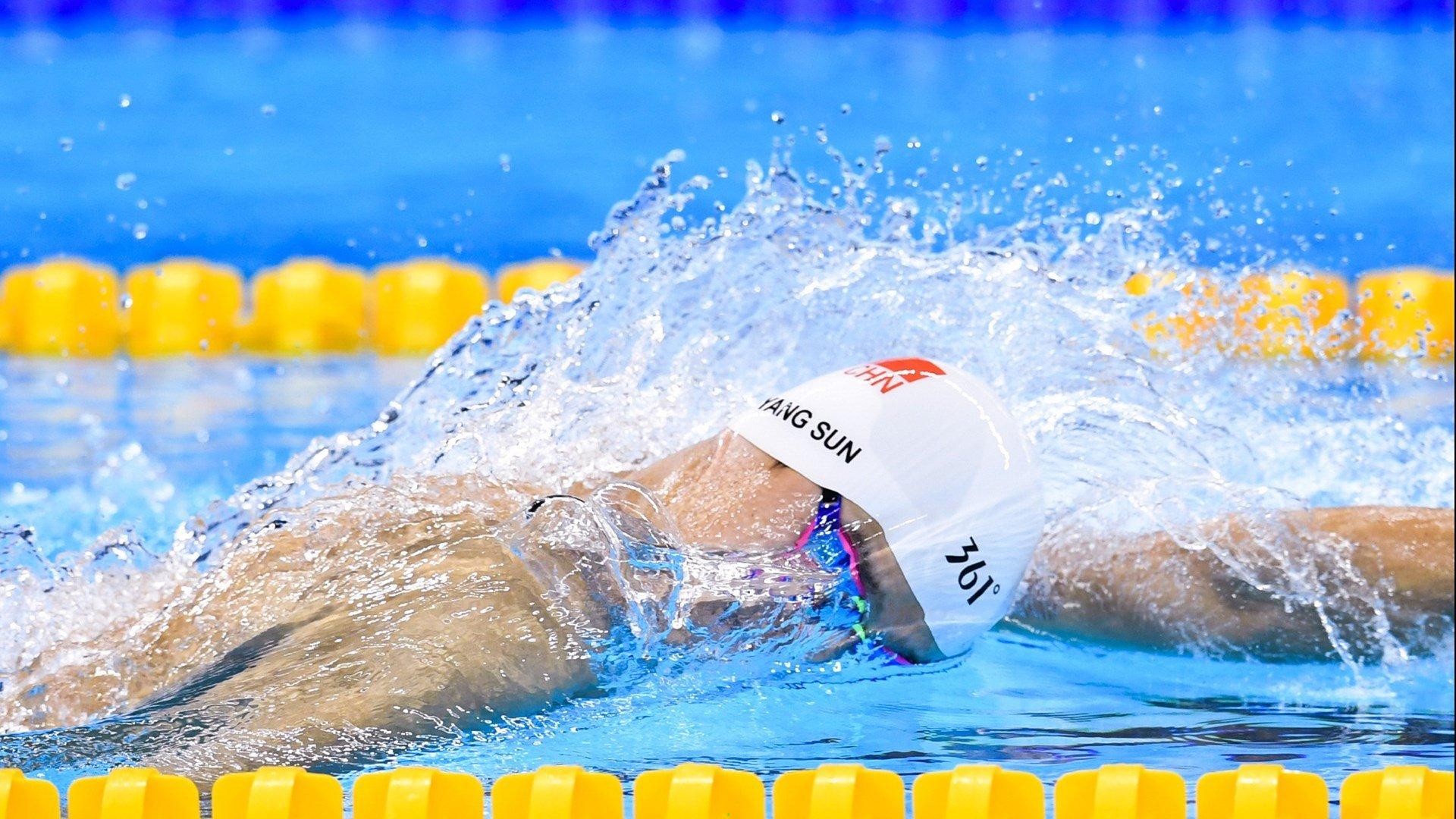 潘展乐勇夺世锦赛金牌,刷新亚洲纪录震撼泳坛