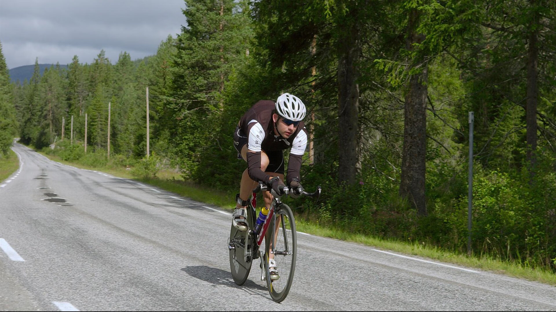 2026年世界杯预选赛激战正酣，多支豪门球队提前锁定晋级名额