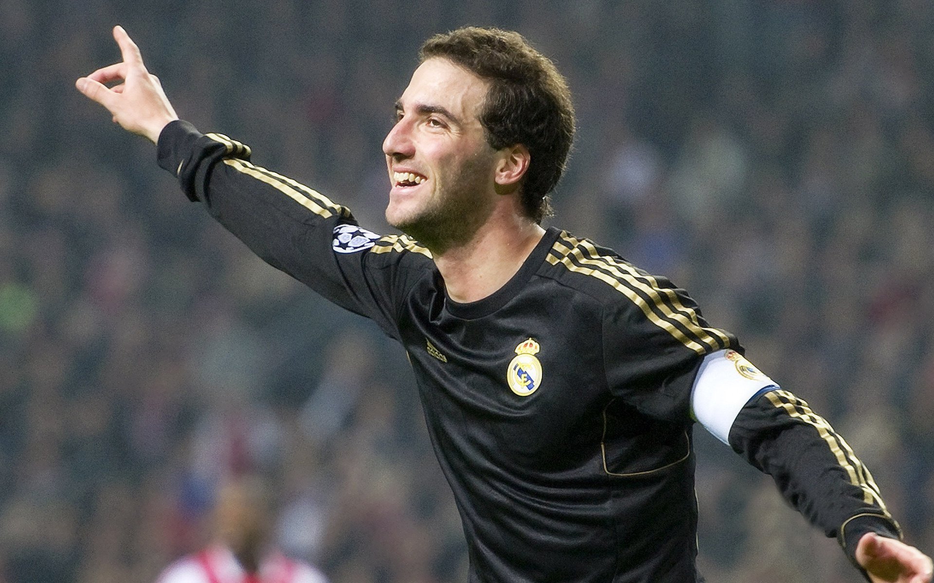 纳达尔强势回归红土赛场,法网前景引热议